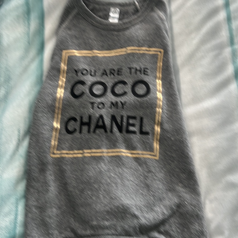 Alternative  small woman’s sweatshirt.